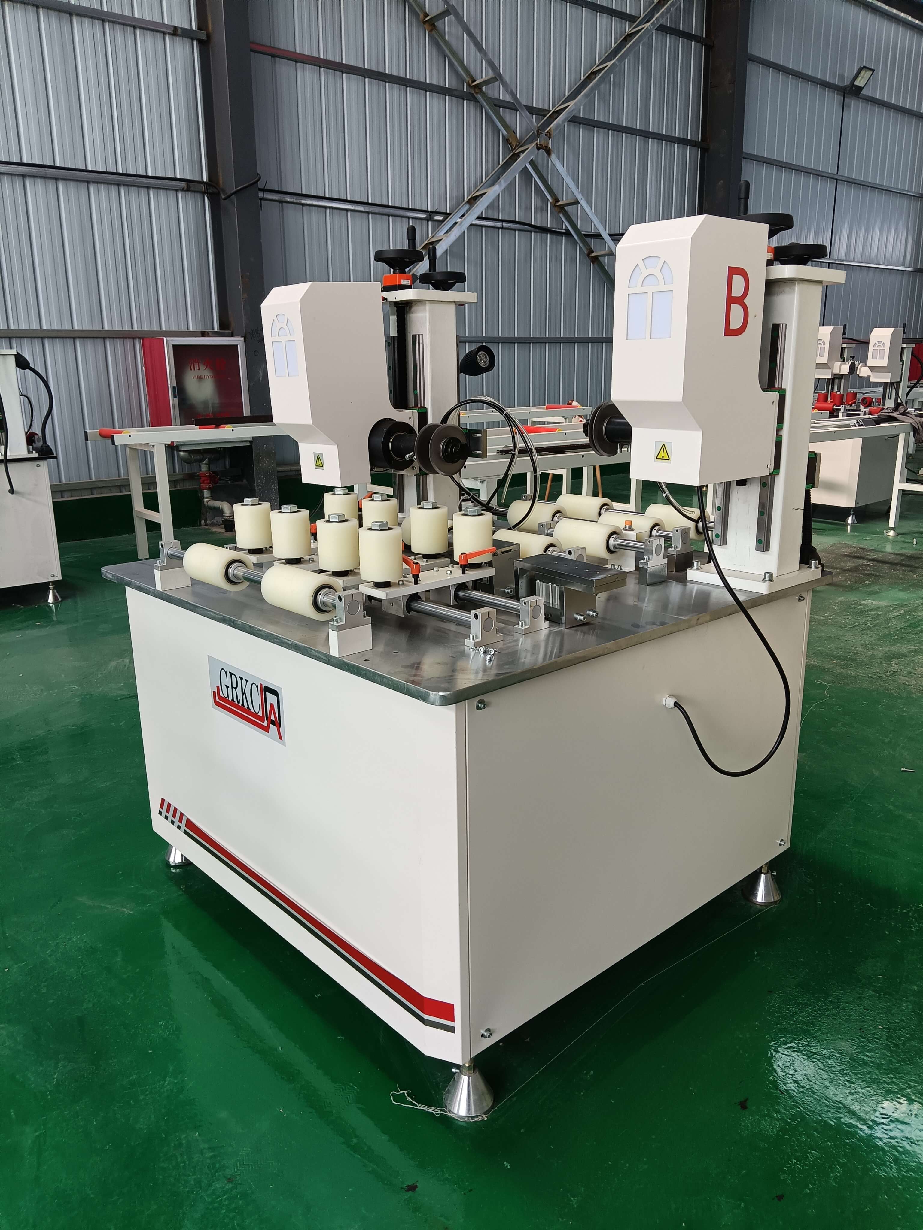 如何提高開齒穿條一體機的加工效率